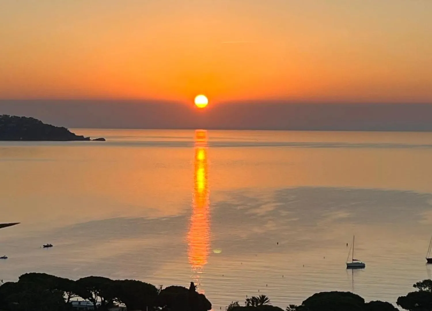 Homestay Vue Epoustouflante Sur La Mer Le Lavandou
