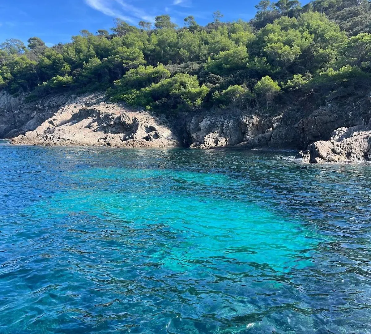 Homestay Vue Epoustouflante Sur La Mer Le Lavandou