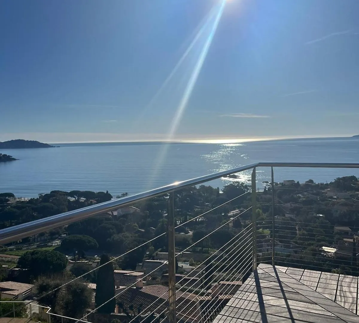 Vue Epoustouflante Sur La Mer Le Lavandou 0*,  France
