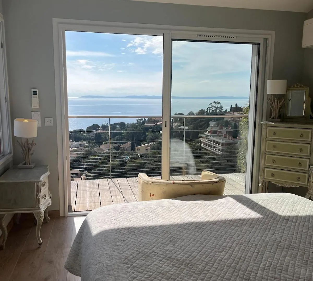 Vue Epoustouflante Sur La Mer Le Lavandou Homestay