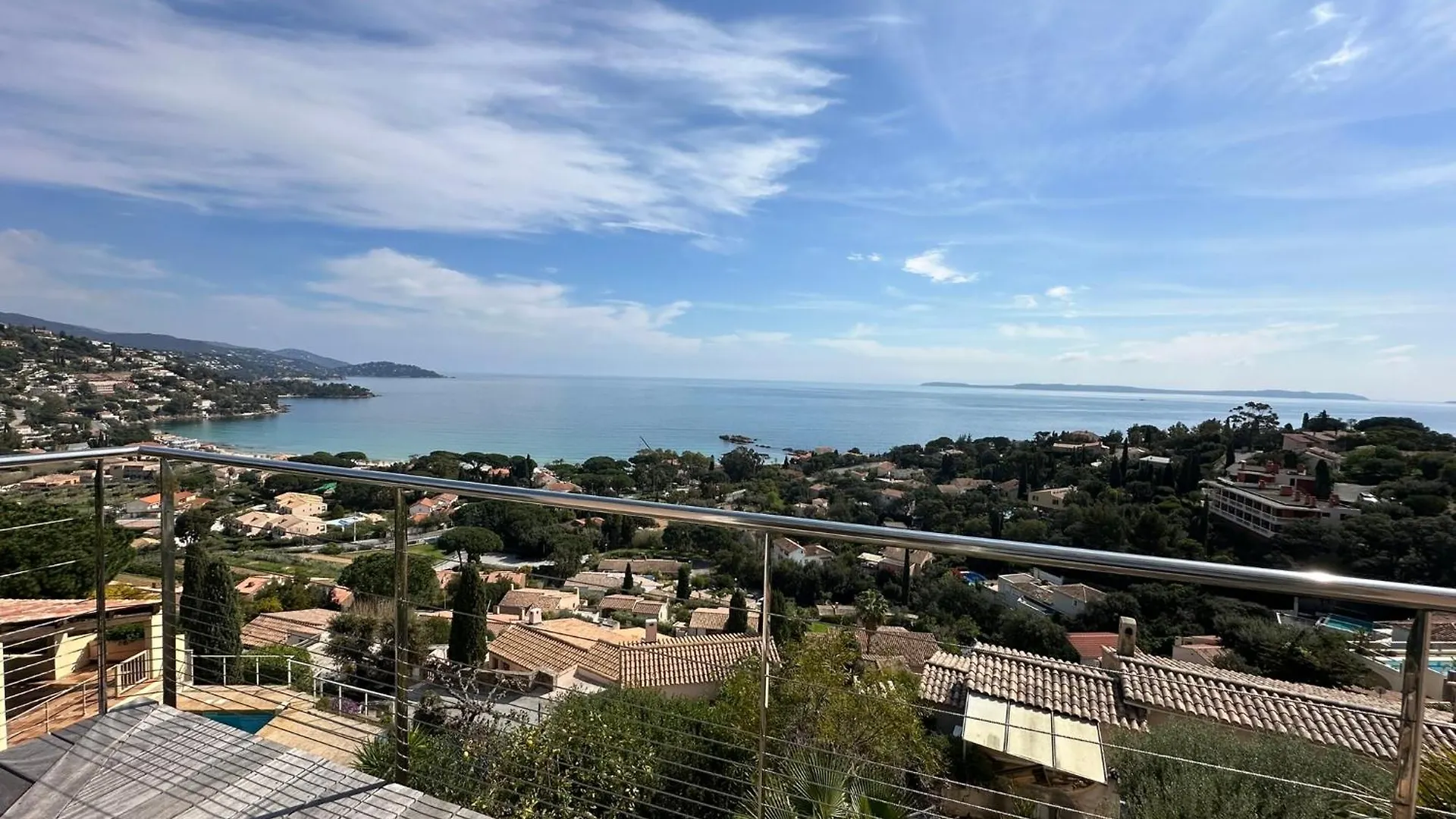 Homestay Vue Epoustouflante Sur La Mer Le Lavandou