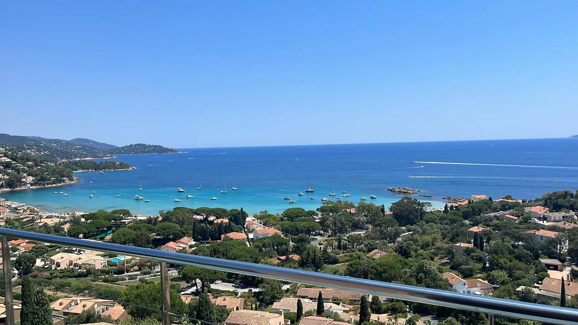 Homestay Vue Epoustouflante Sur La Mer Le Lavandou